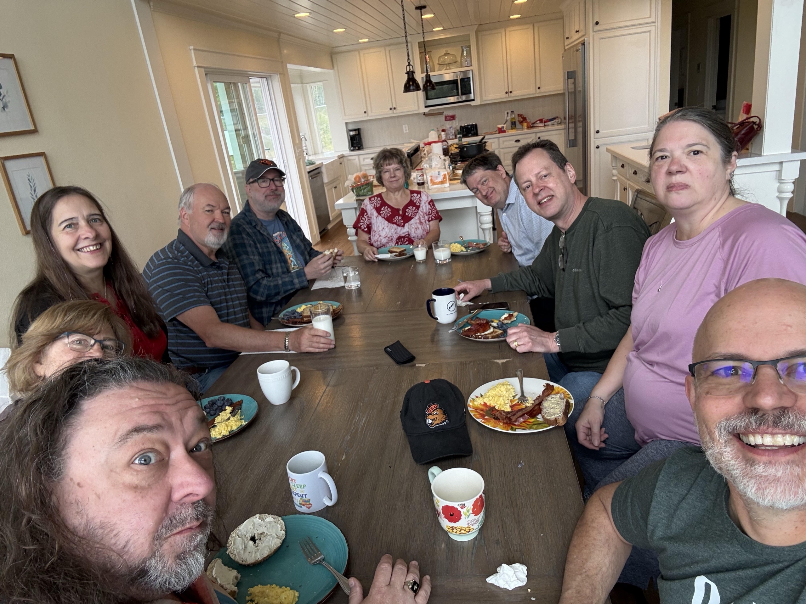 RH 1 Group of people gathered at a dinner table